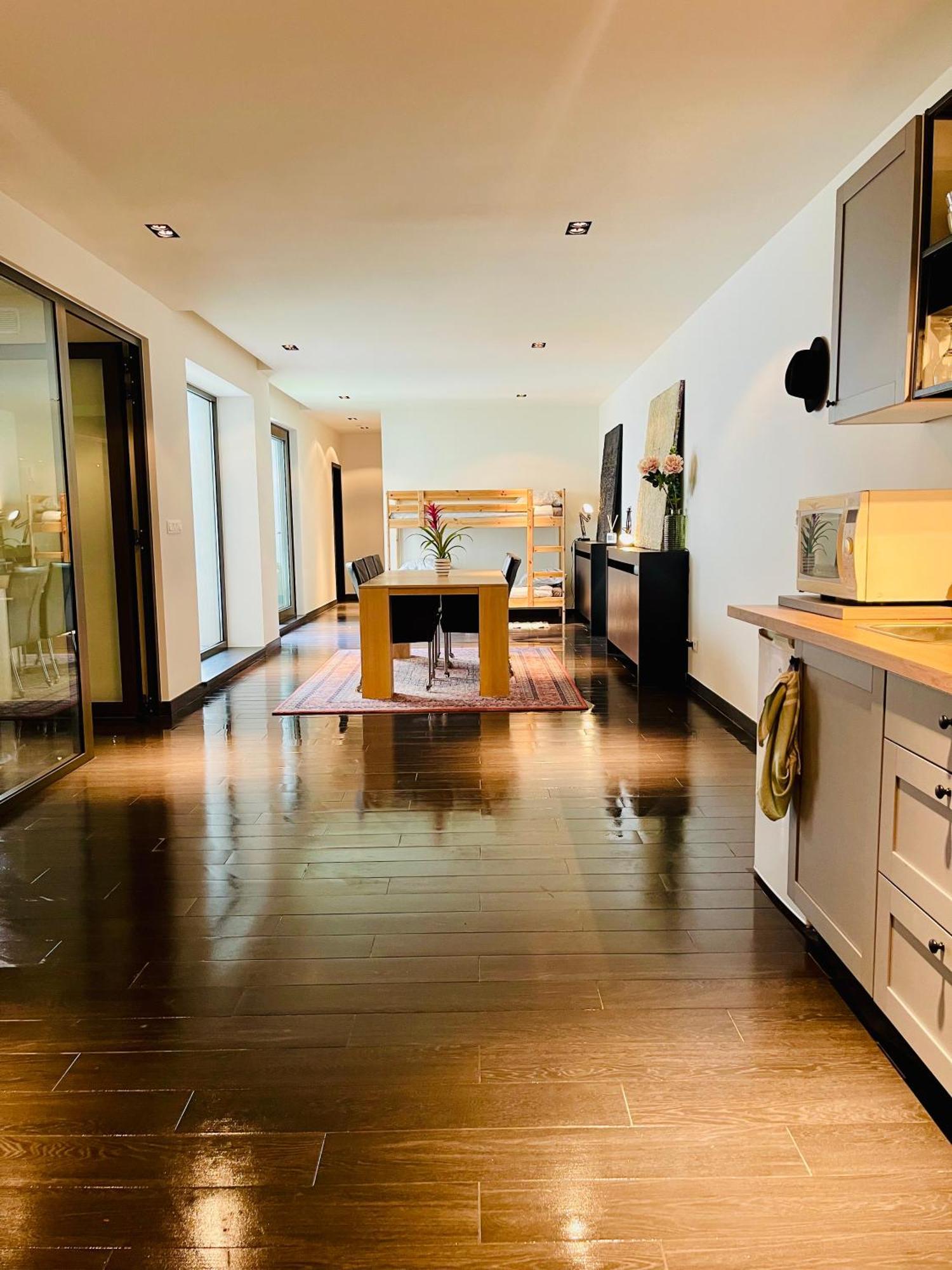Down Town Spacious Loft Retreat With Private Parking Brussels Luaran gambar
