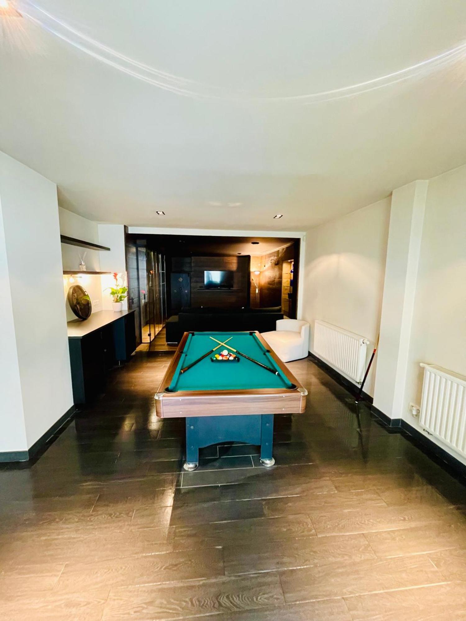 Down Town Spacious Loft Retreat With Private Parking Brussels Luaran gambar