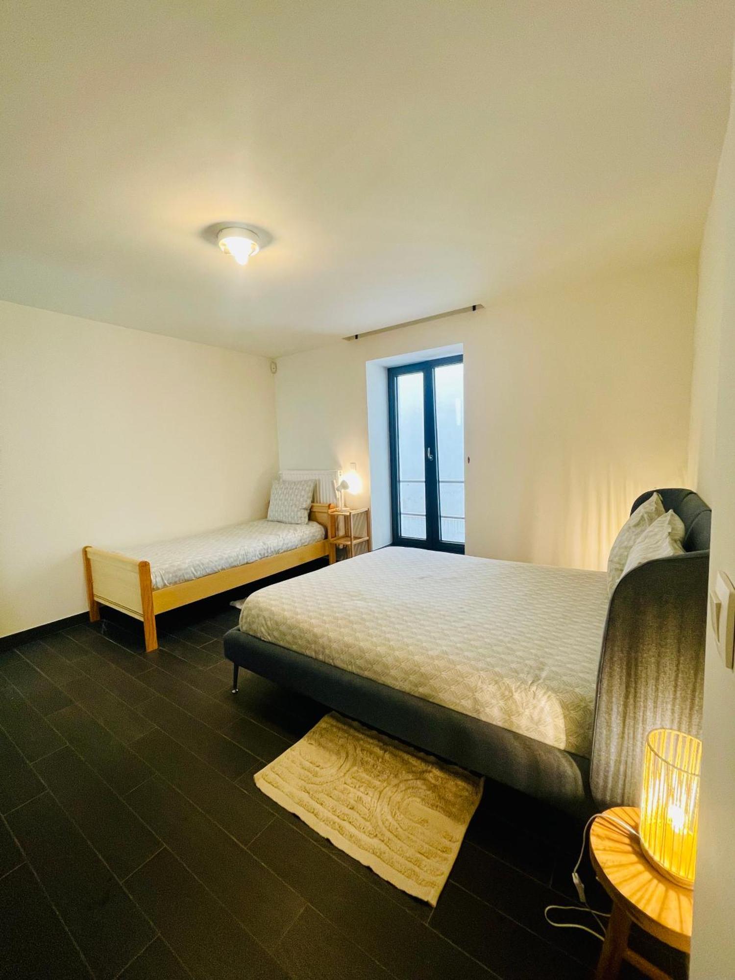Down Town Spacious Loft Retreat With Private Parking Brussels Luaran gambar
